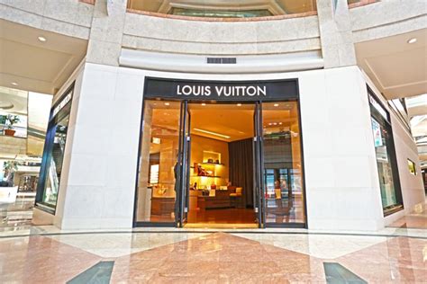 louis vuitton copley place mall|louis vuitton store boston ma.